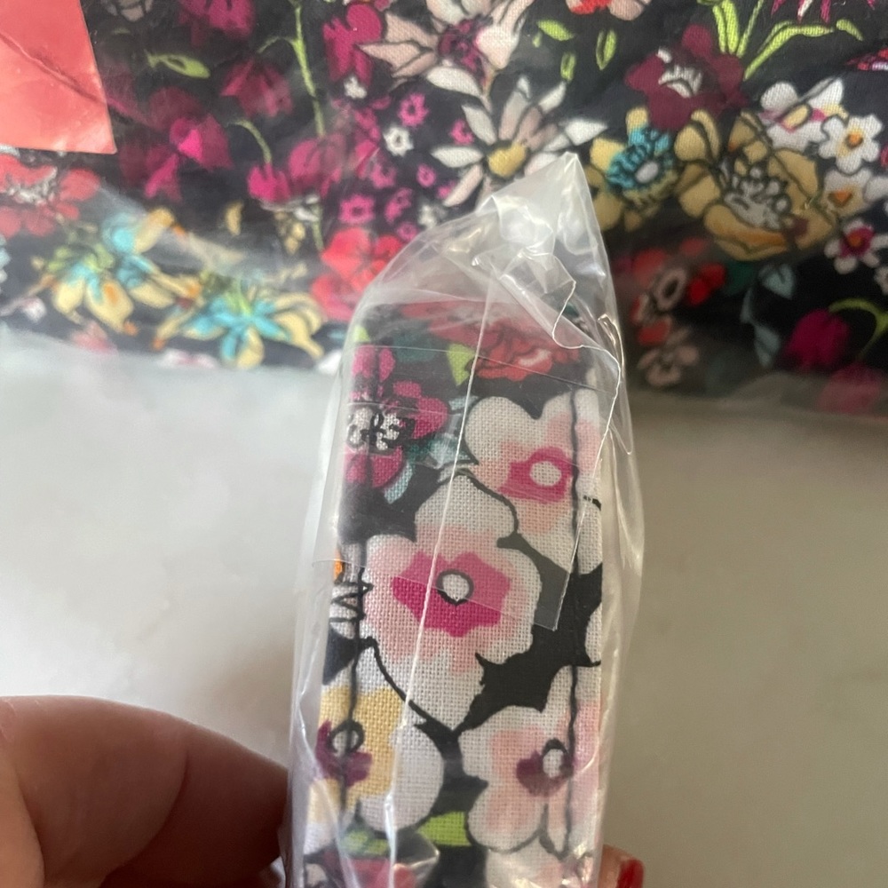 FREE LANYARD Vera Bradley Factory Style Backpack
in Signature Cotton Itsy Ditsy - Picture 9 of 9